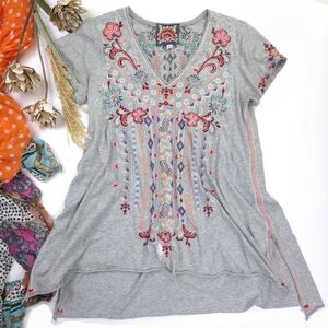 Johnny Was Embroidered V-Neck Gray Women's Tunic Top with Multicolor Floral Sz S
